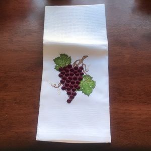 NWOT Embroidered kitchen towel